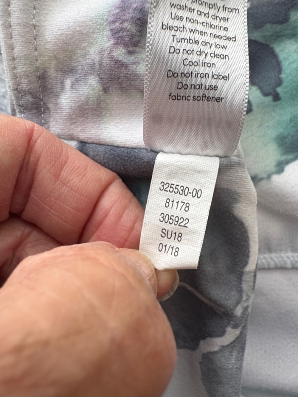 Athleta Mudra Floral Watercolor 7/8 Tight Leggings Size Medium - Picture 11 of 12